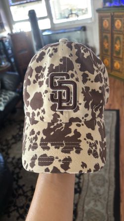 COLLECTABLE SD Bessy Cow print hat