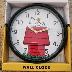 Snoopy Clock