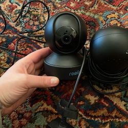 3 Reolink security cameras 