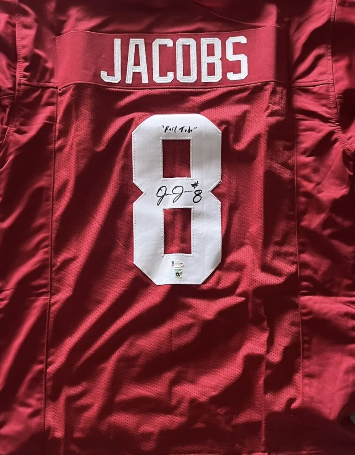JOSH JACOBS SIGNED ALABAMA JERSEY INSCRIBED “ Roll Tide” BECKETT & JJ COA