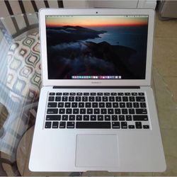 MacBook Air 13-inch 4 GHz Dual-Core Intel Core i5 4 GB 128GB