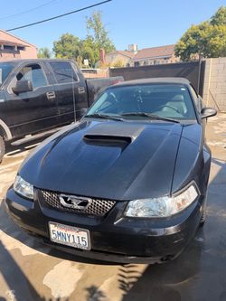2004 Ford Mustang