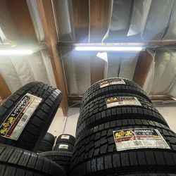 (4) New Tires LT2756518 Lionhart Lionclaw AT x2