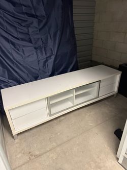 Tv stand / entertainment center