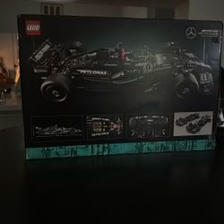 Mercedes-AMG F1 W14 E Performance 