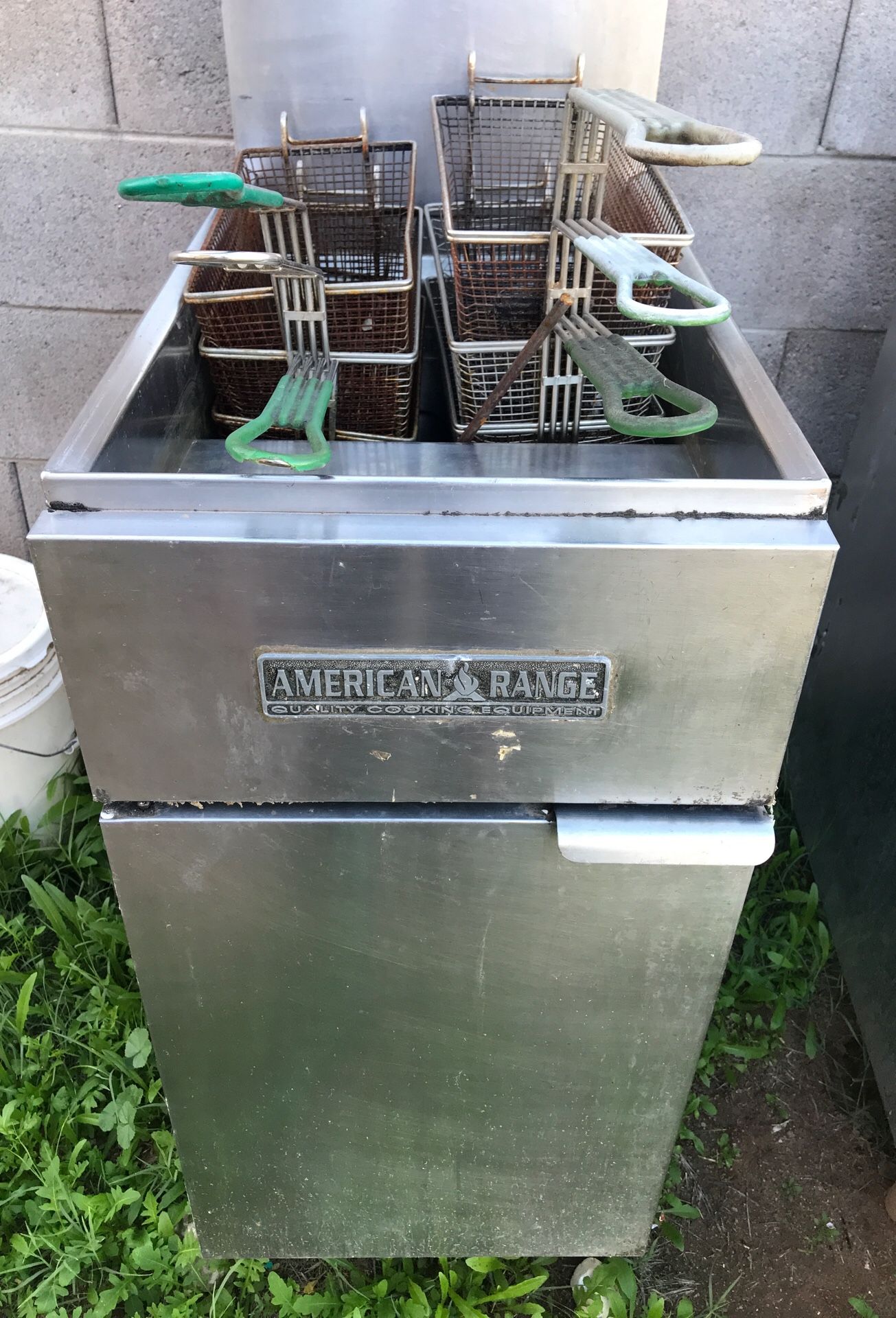 deep fryer in good condition
