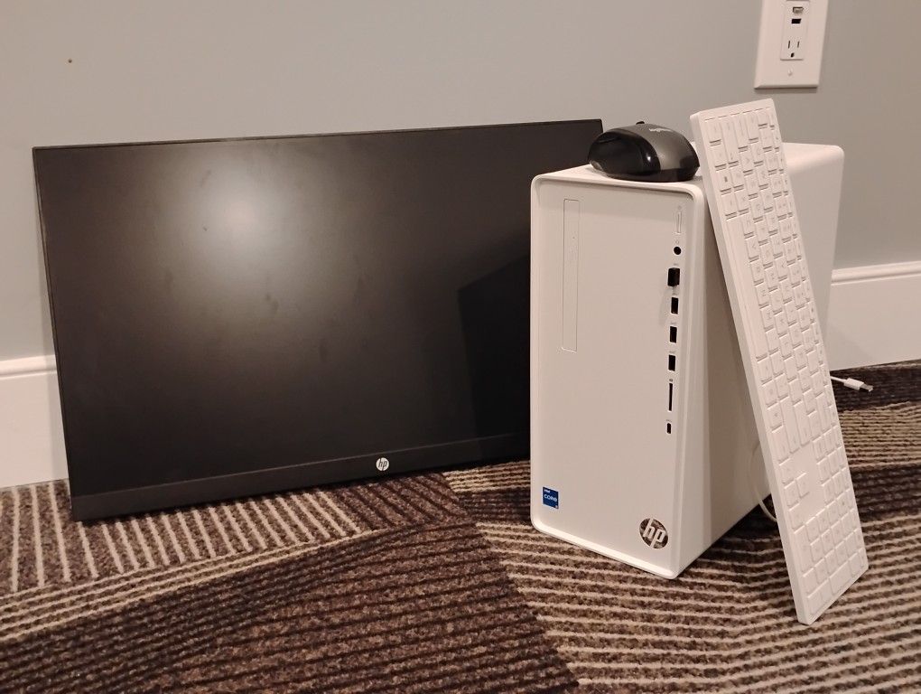 HP DESKTOP PAVILION + FREE SCREEN