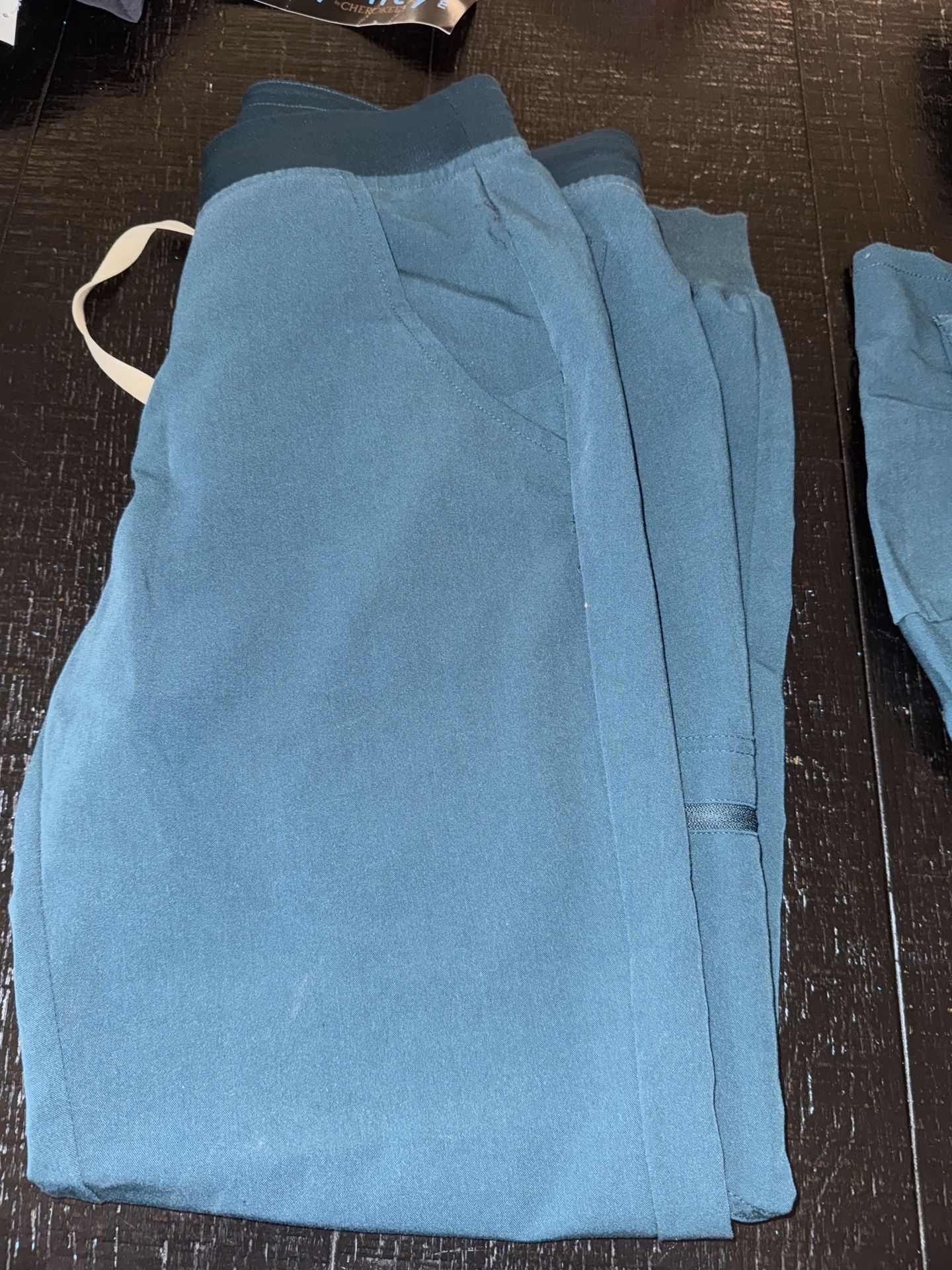 small figs scrubs