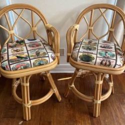 2 X  Counter Height Swivel Barstools / Kitchen Chairs 