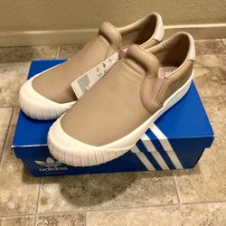 Adidas women 6.5 
