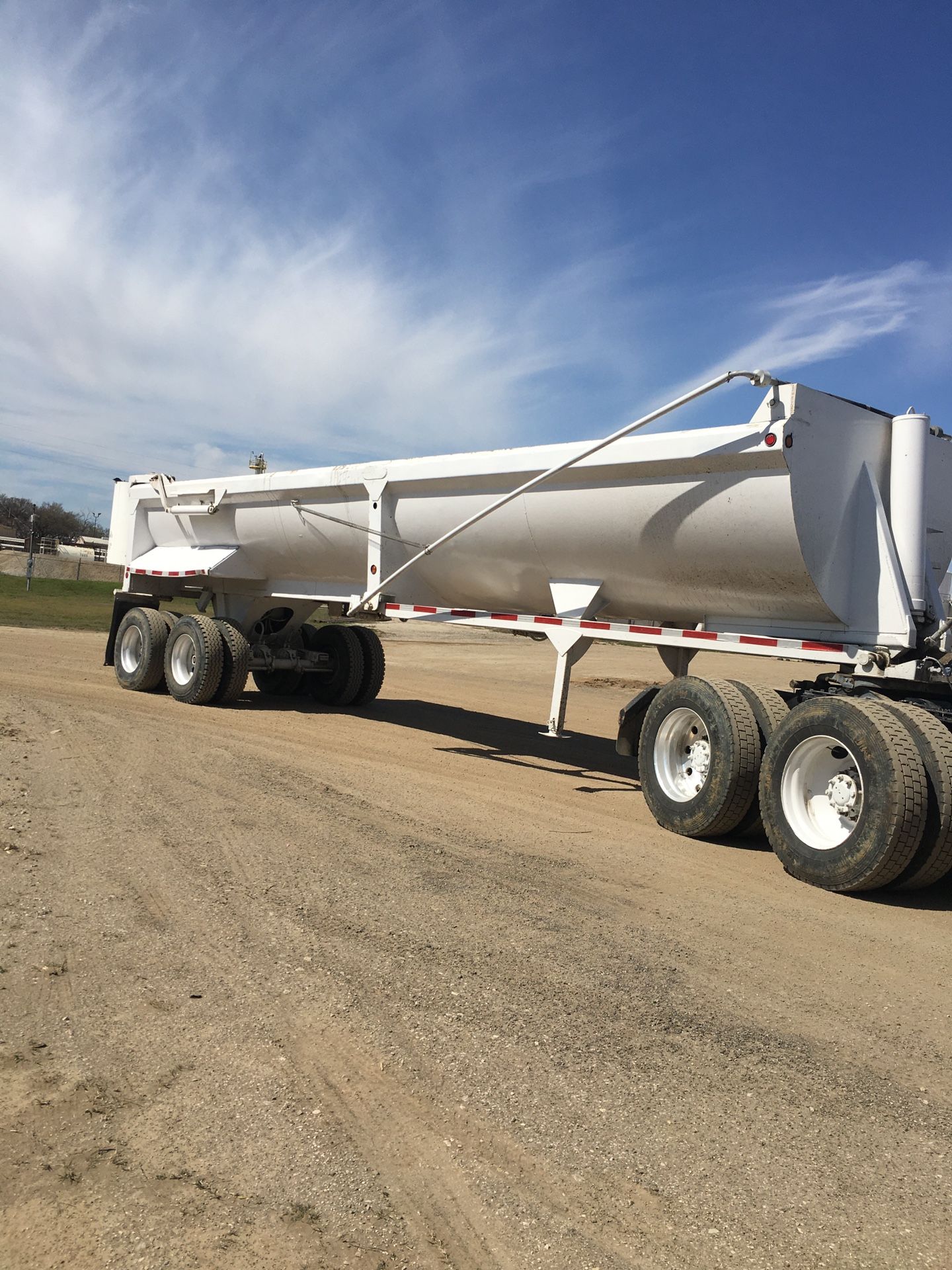 2000 CPS Round bottom end dump trailer