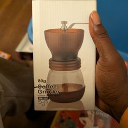 Nomi Manual Ceramic Burr Coffee Grinder Mill Hand Crank with Complimentary Lid & Brush (Black)