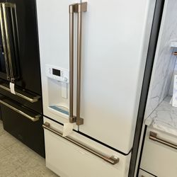 GE-CAFÉ FRENCH DOOR REFRIGERATOR IN  MATTE WHITE 