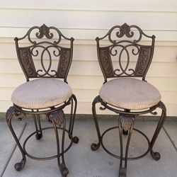 2 Bar Stool’s Chairs 