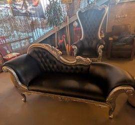 Gothic/ baroque chaise lounge