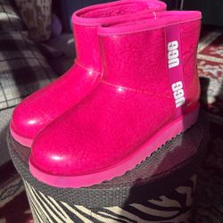 Ugg Women Boots Size 6