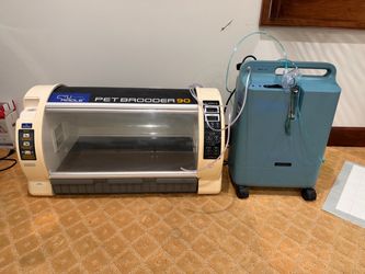 Rcom Curadle Pet Brooder 90 and Respironics EverFlo 5LPM O 2 Concentrator