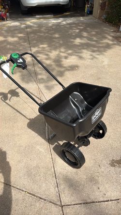 New Garden Spreader. S.W.Arl