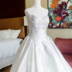 Stella Ivory Wedding Dress Gown Size 4 with Matching Veil