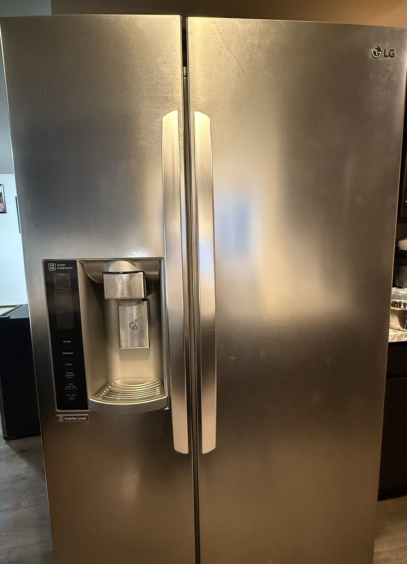 LG 26.2 CU FEET REFRIGERATOR