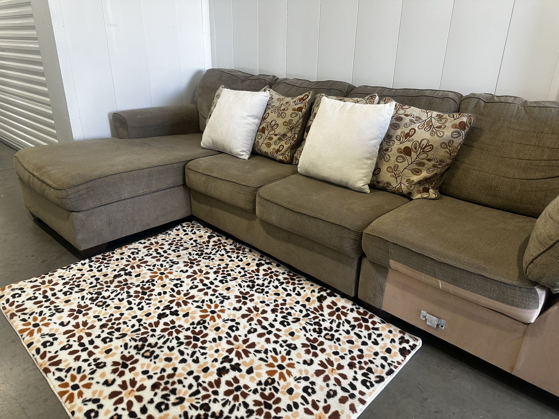 3PC BEIGE SECTIONAL COUCH W/ FREE DELIVERY