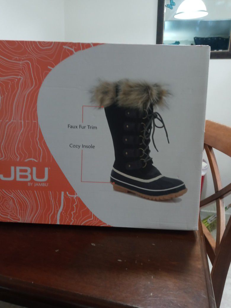 Woman's Snow Boots