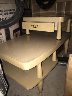 Mid century modern End table and 3 mid century modern lamps ... all 4 pieces for 1 price