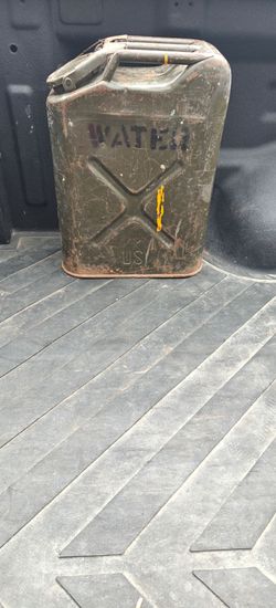 5 gallon military water jerry tank