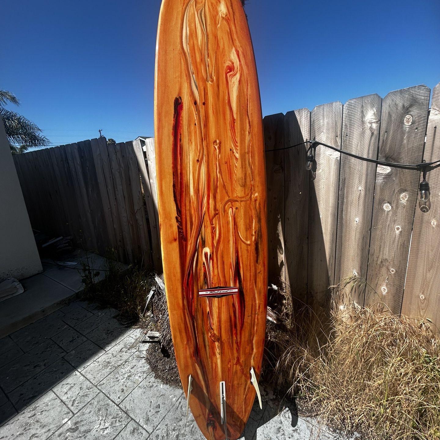 Roland custom 8'6'' surfboard in great condition plus Dakine surfboard bag and leash