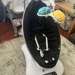 4moms mamaRoo Multi-Motion Auto Swing