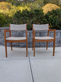 Set of two D Scan Dining Armchairs