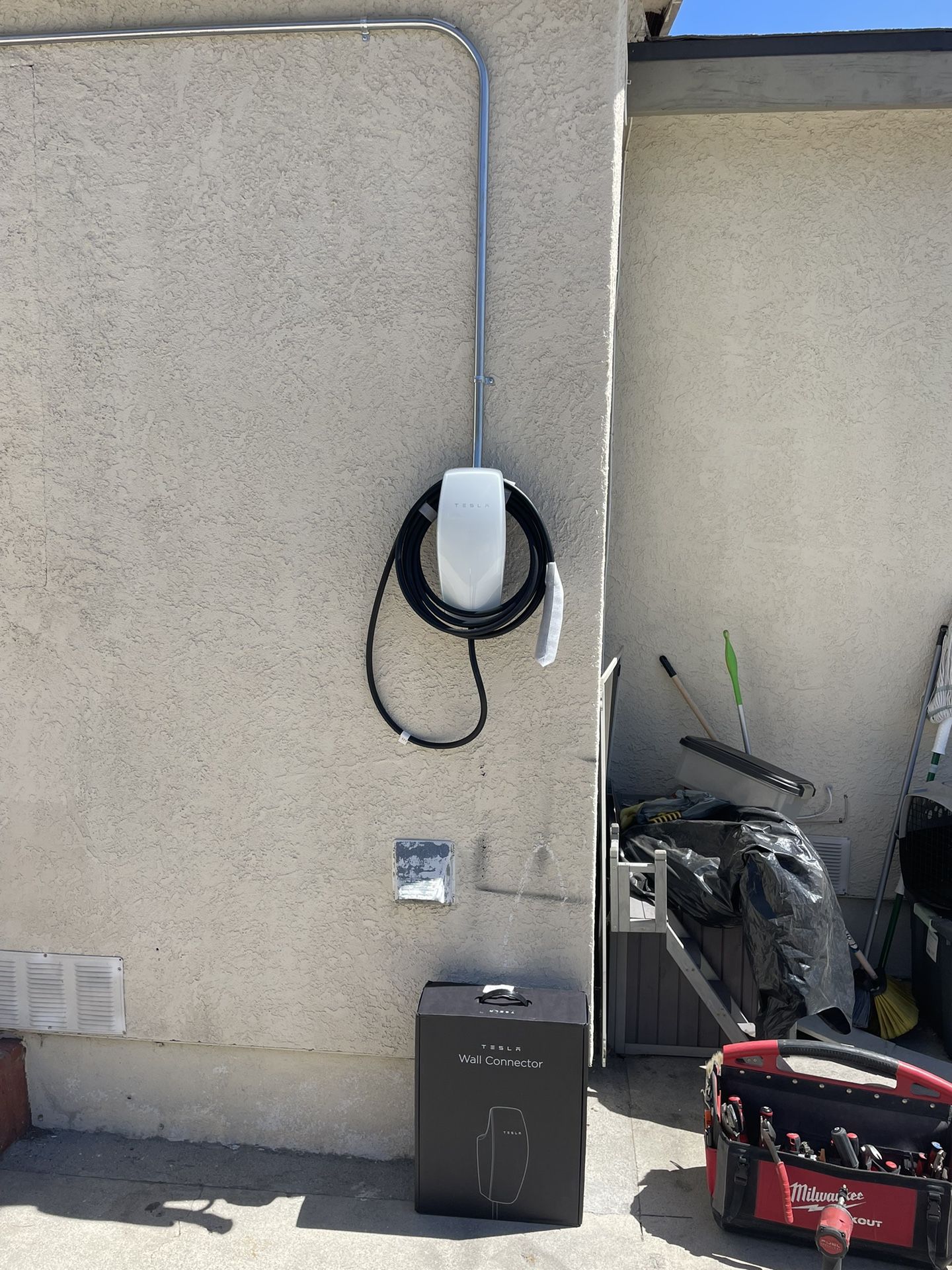 Tesla Wall Connector Car Charger Nema 1450 Outlet EV