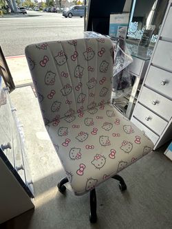 Hello Kitty swivel chair
