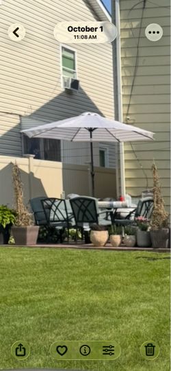 Outdoor Patio Dining Set with Umbrella