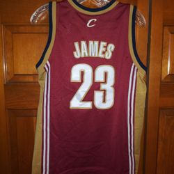 YOUTH MEDIUM CLEVELAND CAVALIERS LEBRON JAMES NIKE JERSEY