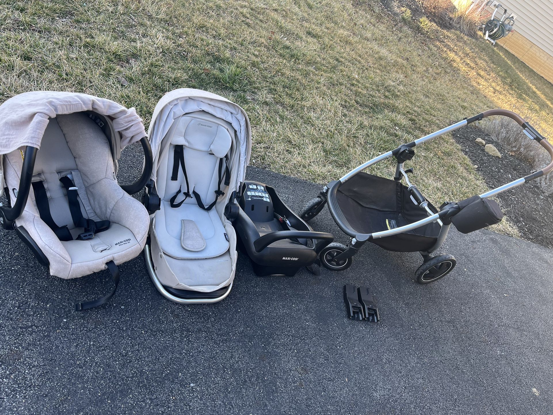 USED Maxi Cosi Adorra Car Seat + Stroller System 