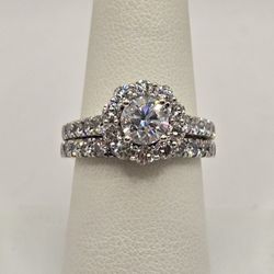 Stunning 14k White Gold Lab Grown Diamond Halo Engagement Ring Wedding Band Set