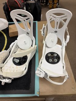 Size Small White Snowboard Bindings