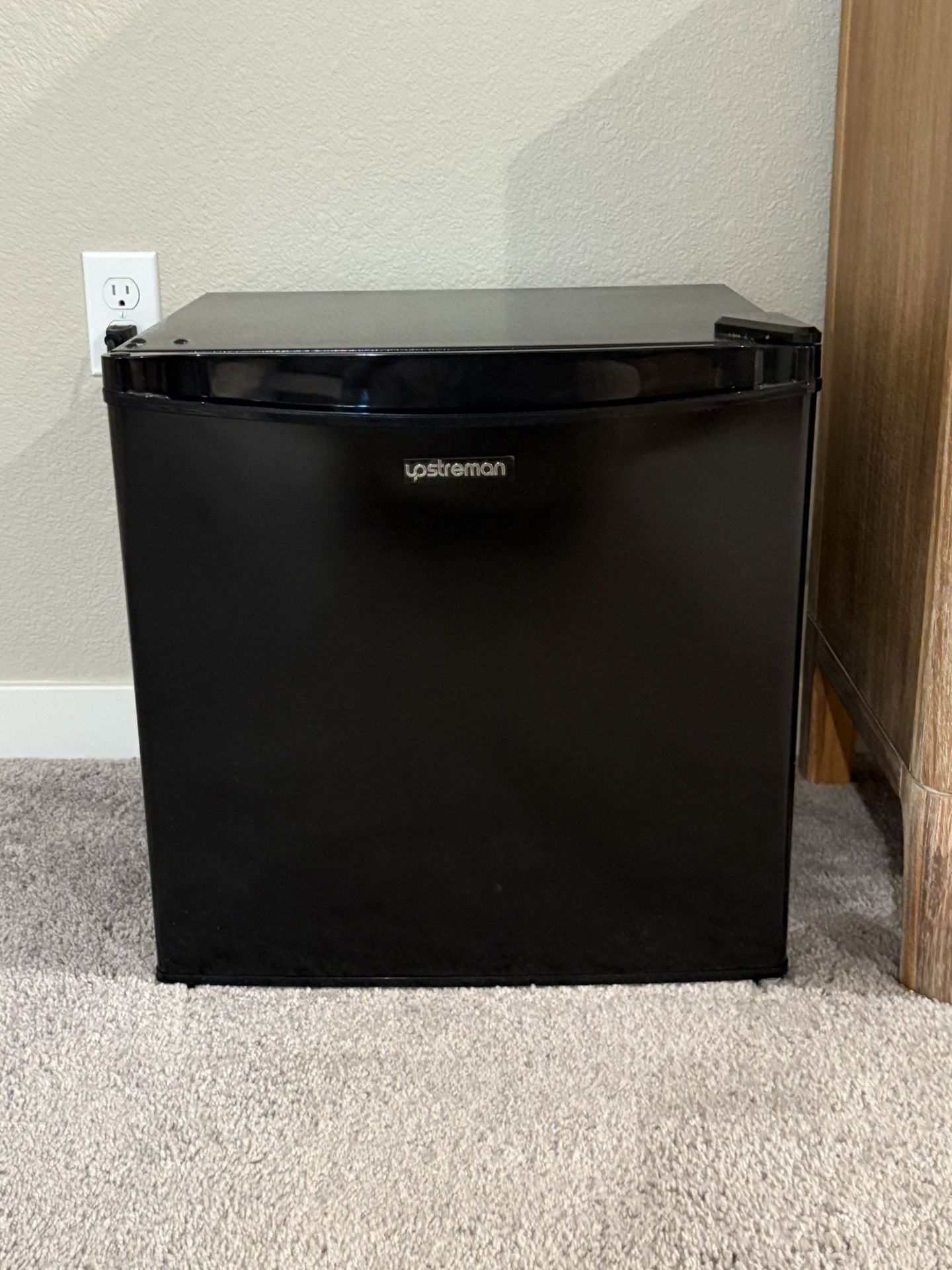 NEW Upstreman Black mini fridge with freezer (1.7 cubic feet)