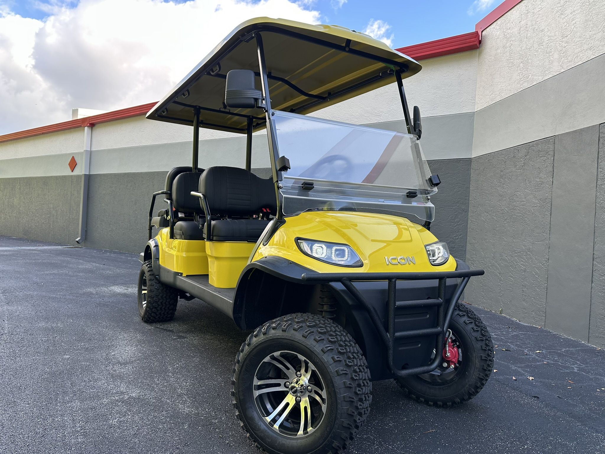NEW Icon I60L Lithium 6 Seat Golf Cart