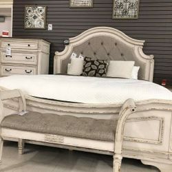 NEW IN BOX - 3pc Chipped White Panel Bedroom Set  ✅ From Houston TX