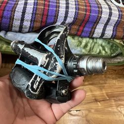 1.05 Clippers Pedals Good 