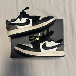 Jordan 1 Low Mocha PS Size 12c USED