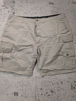 Iron Co. men's stretch hybrid Khaki cargo shorts . Size 44