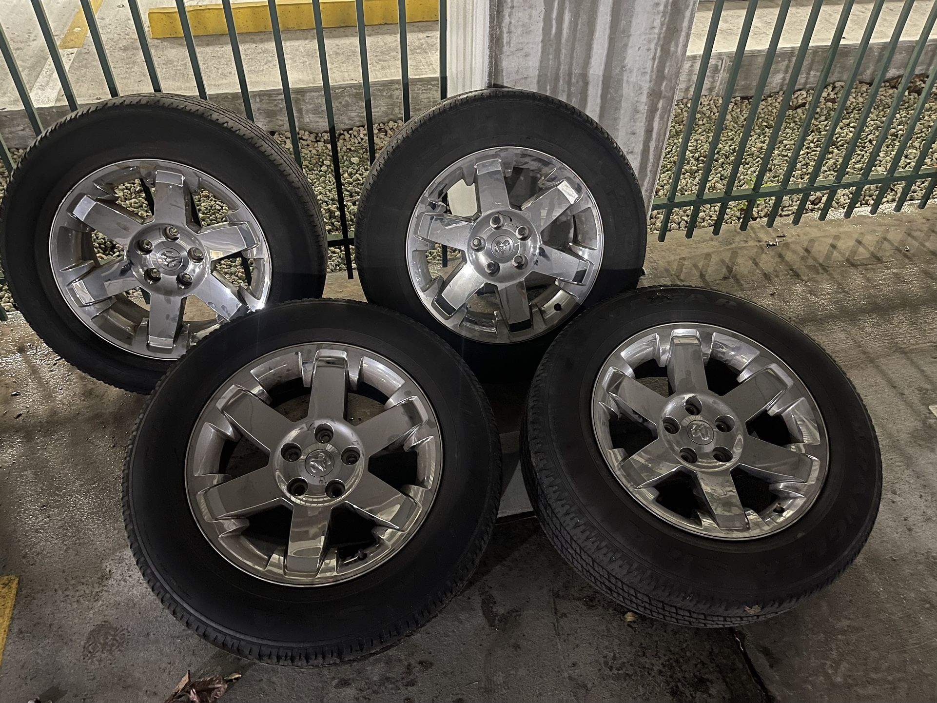 Dodge Ram 1500 Laramie Longhorn Oem Wheels 5x5.5