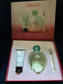 Gorgio armani Aqua di Gioia gift set