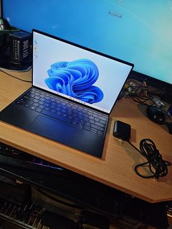 Dell XPS Touchscreen PC.  i7-1185G7-3.0GHz-CPU. 16GB Ram. 512GB m.2 SSD.