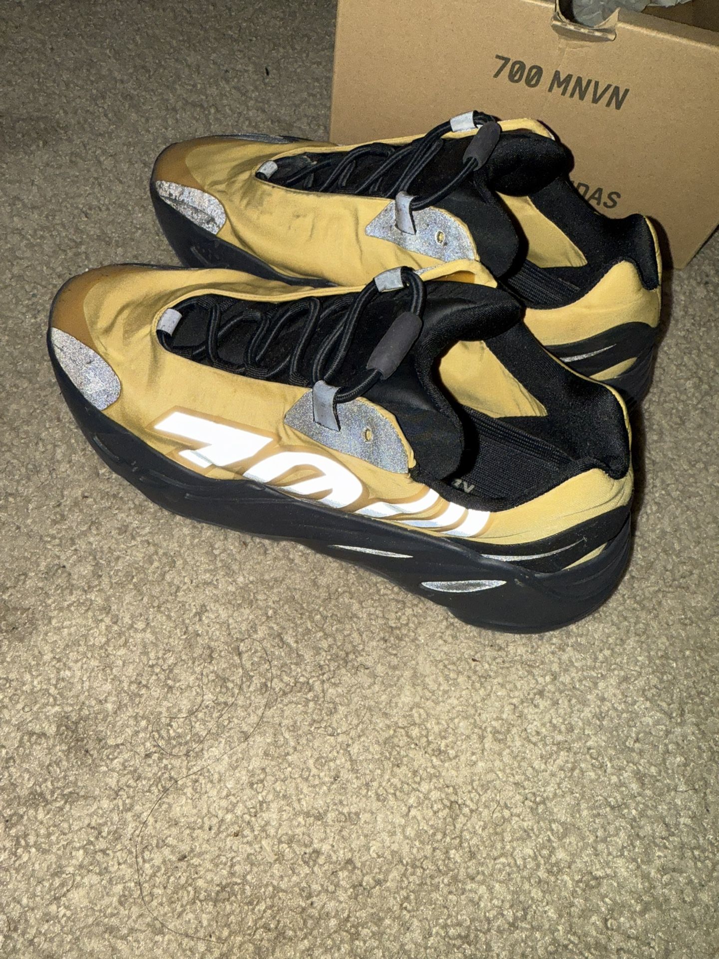Adidas Yeezy 700 MNVN