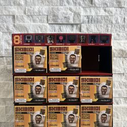 Skibidi Toilet Collectibles w/ Display 