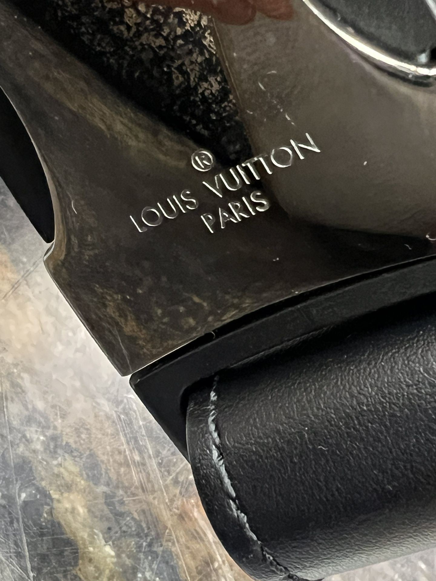 Louis Vuitton bum bag for Sale in Los Angeles, CA - OfferUp